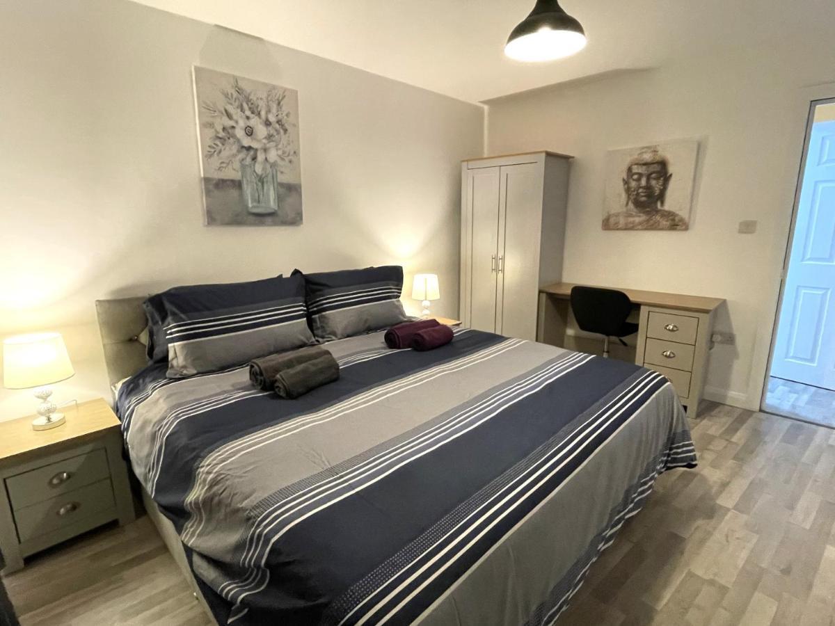 Supreme - 1 Bedroom Apart Sleeps 4 Short/Long Stay Gillingham  Exterior foto