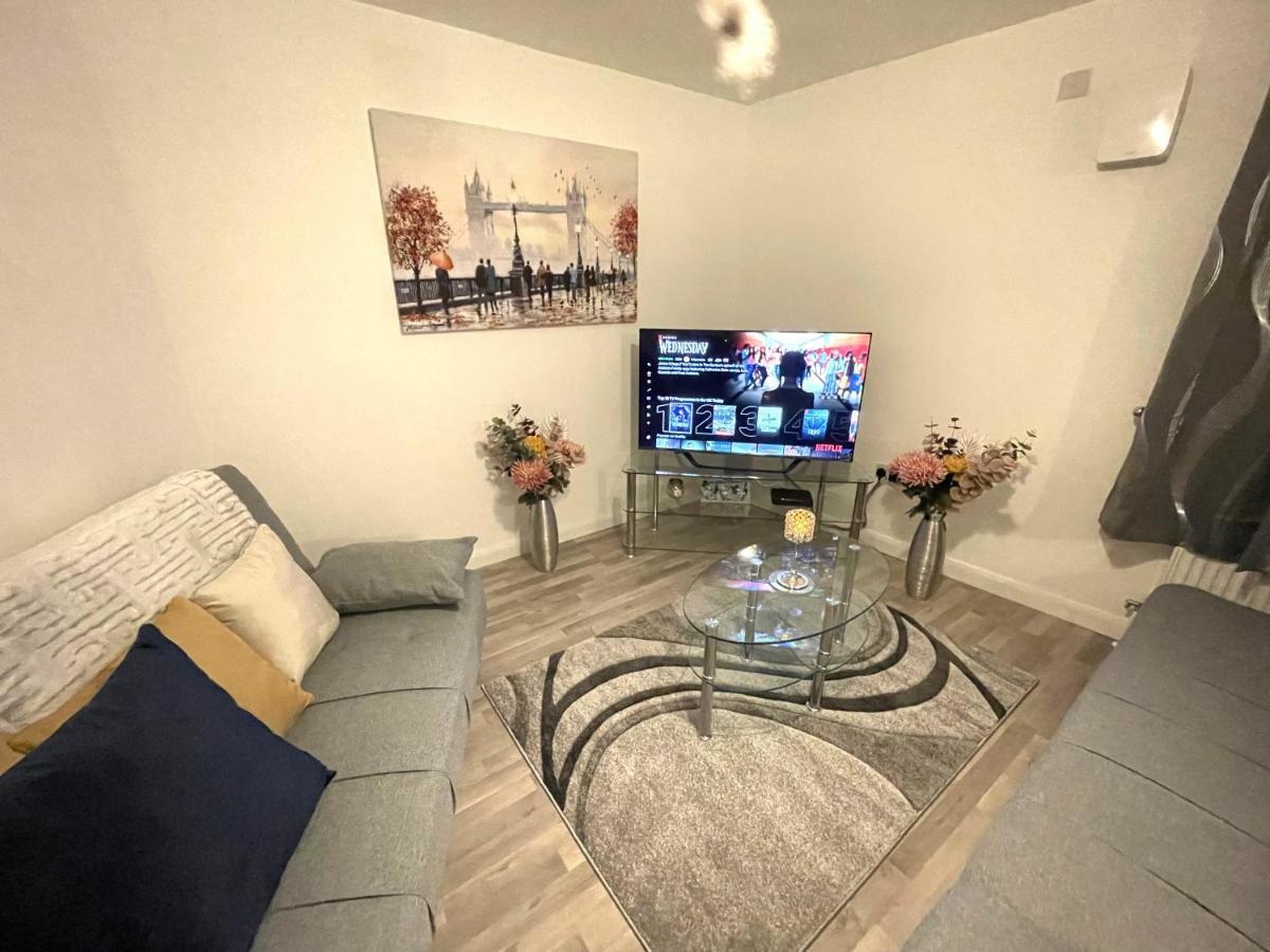 Supreme - 1 Bedroom Apart Sleeps 4 Short/Long Stay Gillingham  Exterior foto