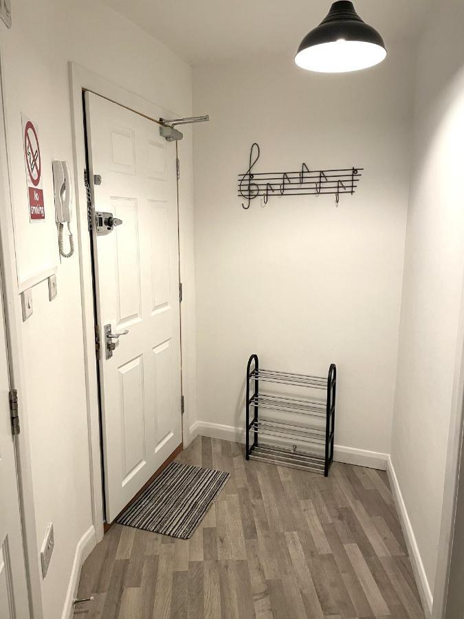 Supreme - 1 Bedroom Apart Sleeps 4 Short/Long Stay Gillingham  Exterior foto