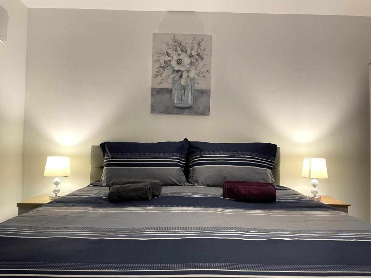 Supreme - 1 Bedroom Apart Sleeps 4 Short/Long Stay Gillingham  Exterior foto