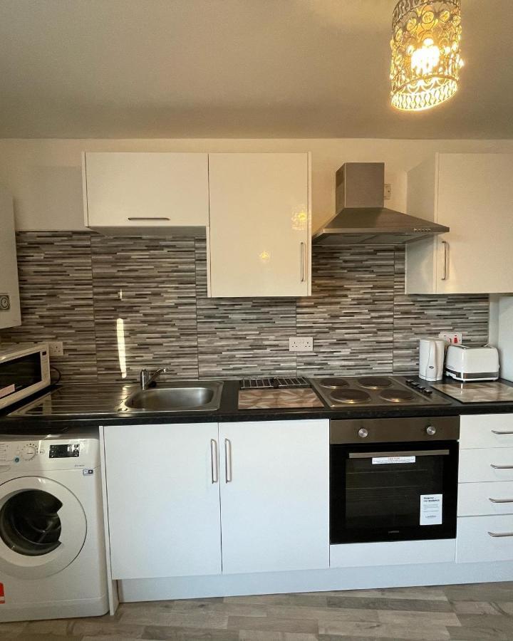 Supreme - 1 Bedroom Apart Sleeps 4 Short/Long Stay Gillingham  Exterior foto